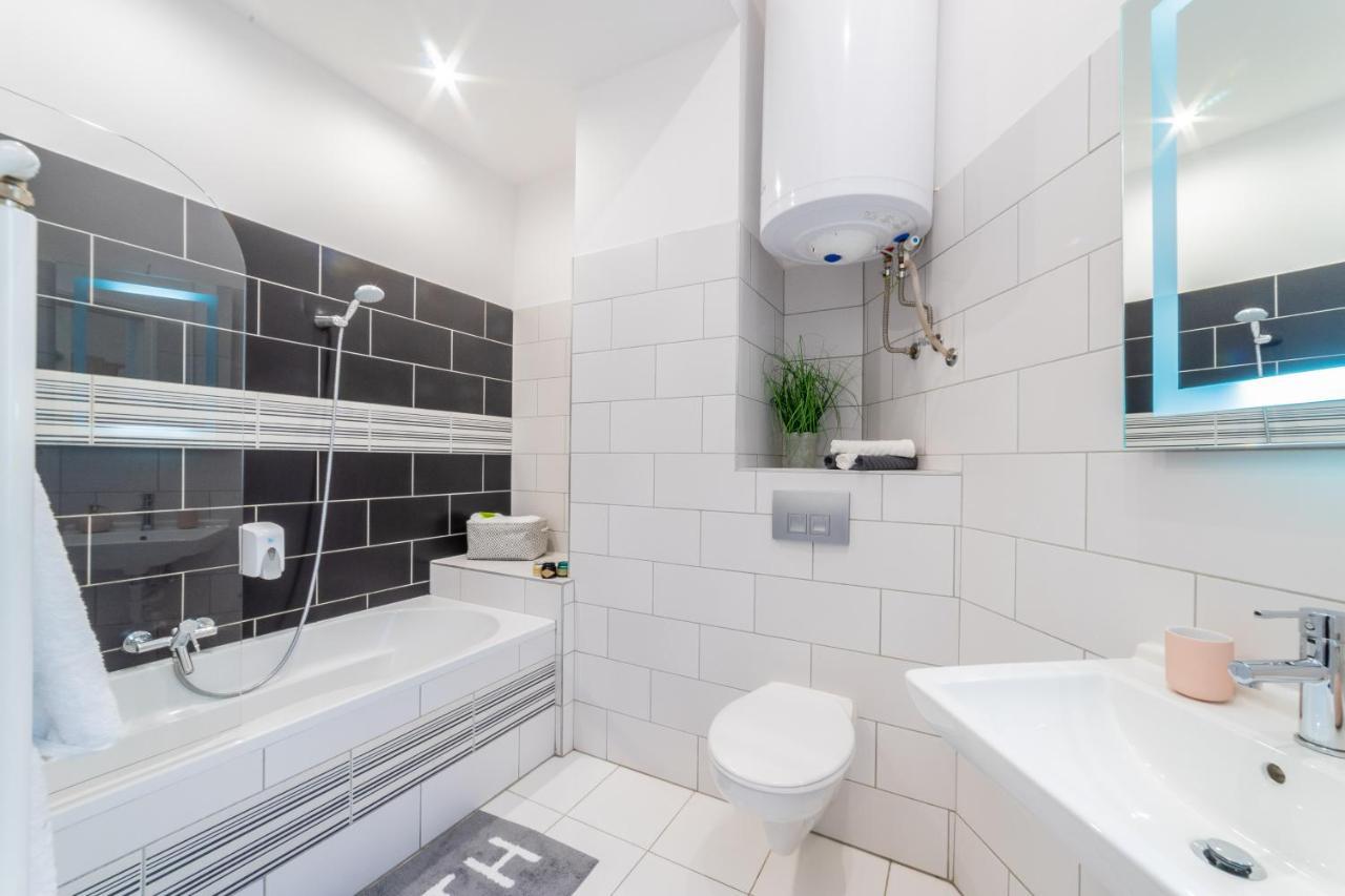 Real Apartments Anker Budapest Bagian luar foto